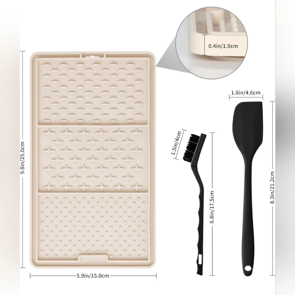 Coomazy Biege/Cream NWT Pet Licking Mat Set with Brush and Spatula